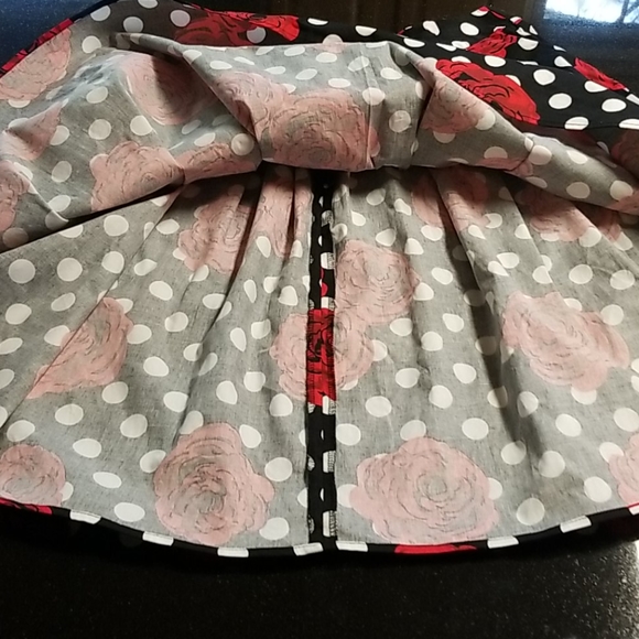 Rose's & Dots Skirt - Picture 7 of 8